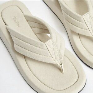 The Row Ginza Sandals in size 37 Ivory